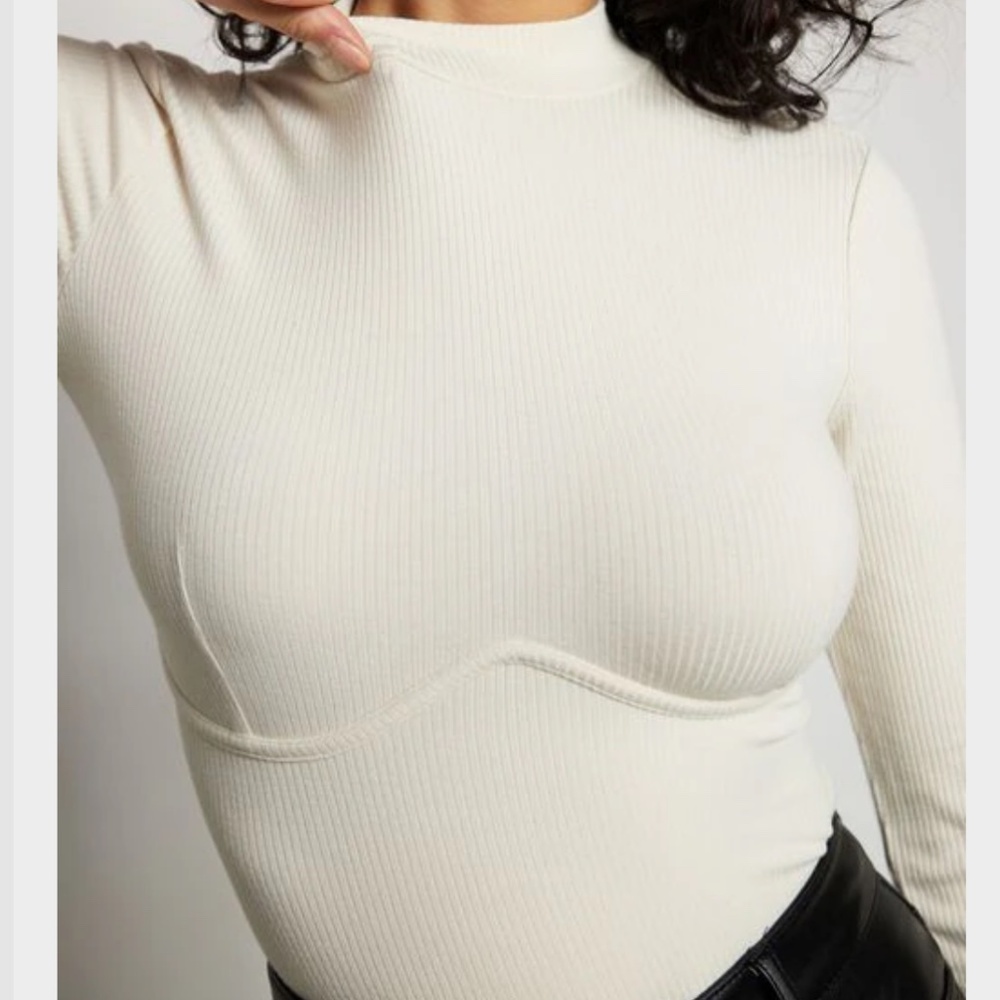 Dynamite Daria Underbust Mock Neck Top